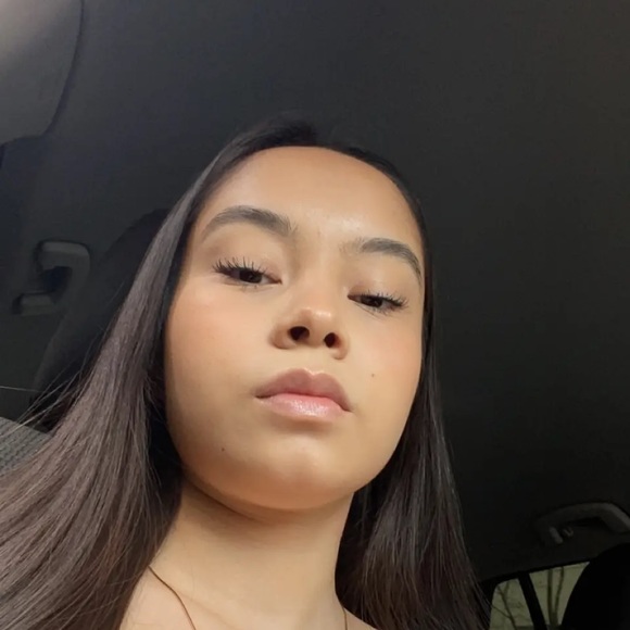 Meet your Posher, Alexandra - Picture 1 of 1